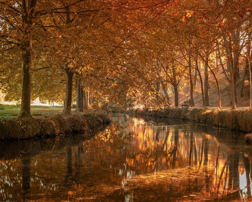 Reloj en la mesa de noche